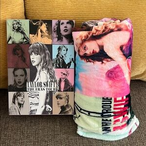 Taylor Swift blanket and keychain advent calendar!!